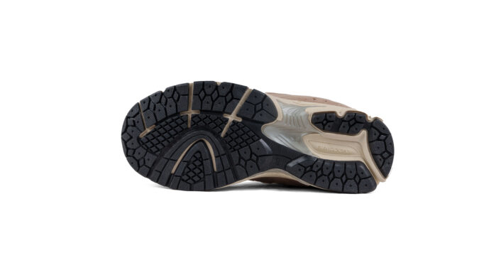 New Balance 2002R Caramel – Image 4