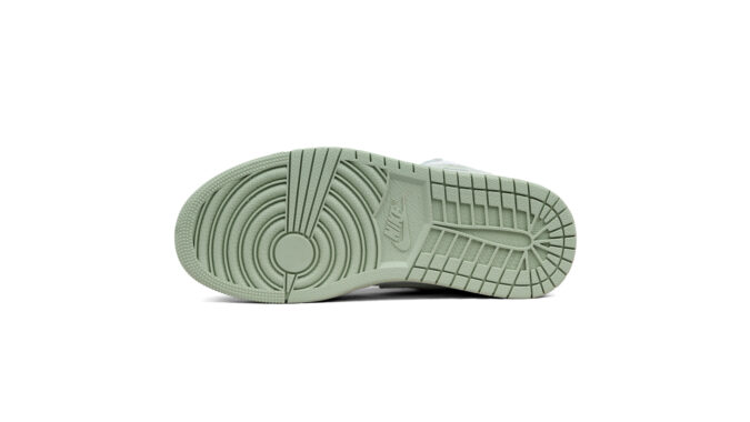 Air Jordan 1 Low SE – Image 3